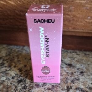 Sacheu Pink Eyeshadow Stay-N